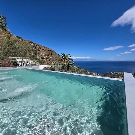 Suite Apartments Branco - Infinity Pool & Sea View - 5 Minuti Dal Centro Taormina Exterior foto