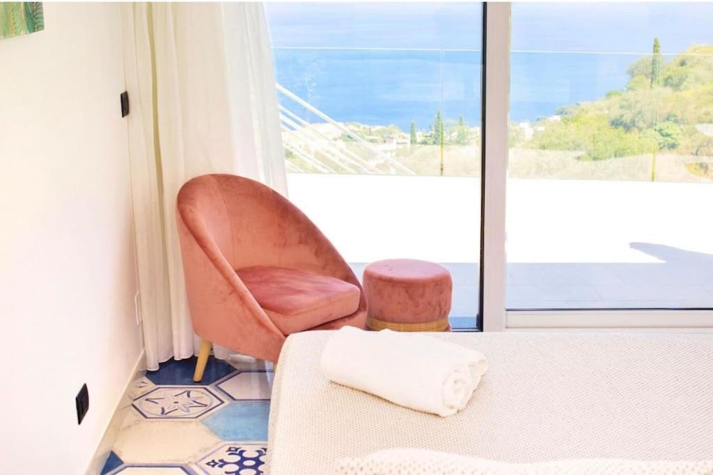Suite Apartments Branco - Infinity Pool & Sea View - 5 Minuti Dal Centro Taormina Exterior foto